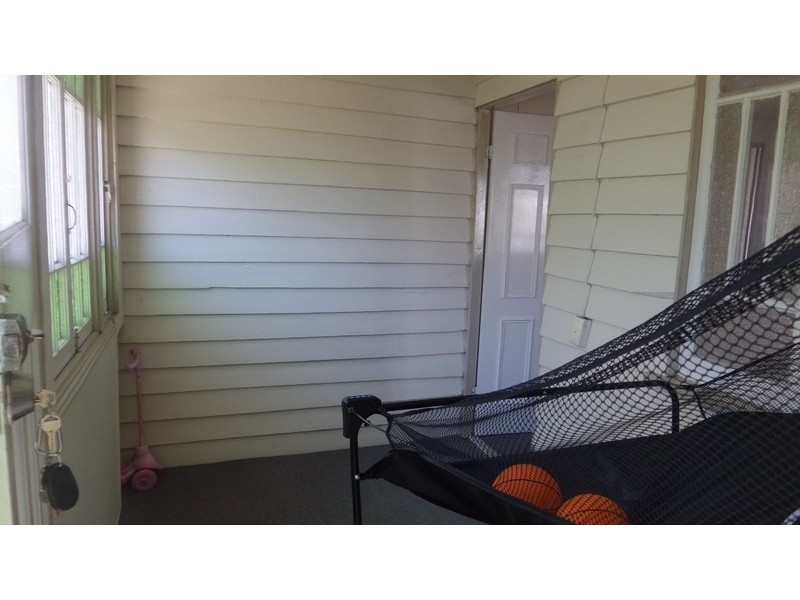 3 Lobb Street, Churchill QLD 4305