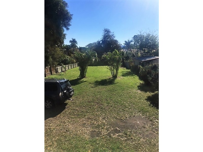 4 Brisbane Road, East Ipswich QLD 4305