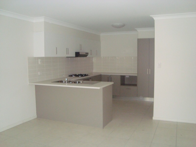 44 Wattle Crescent, Raceview QLD 4305