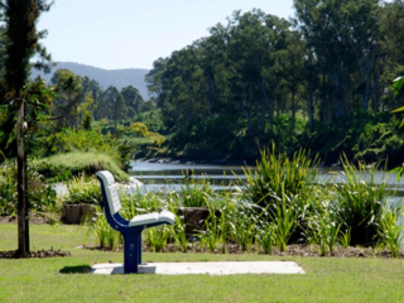 37-39 Islandview Street, Barellan Point QLD 4306