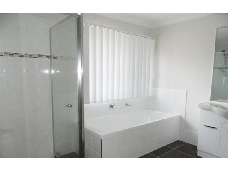 92 High Street, Blackstone QLD 4304