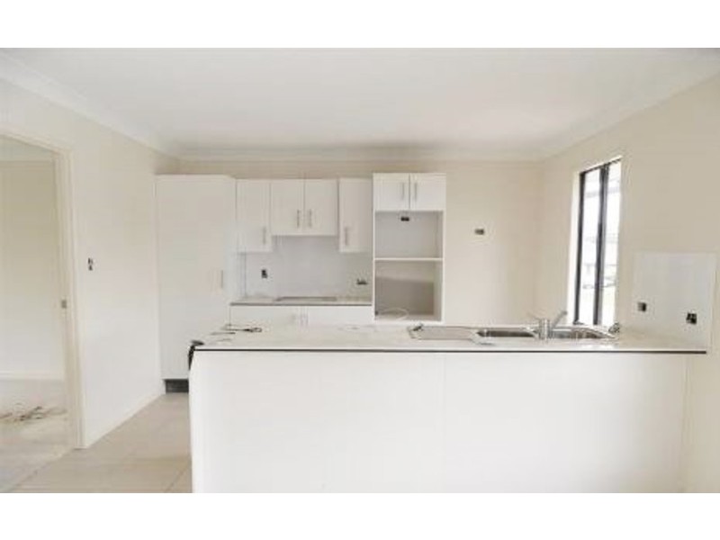 94 High Street, Blackstone QLD 4304