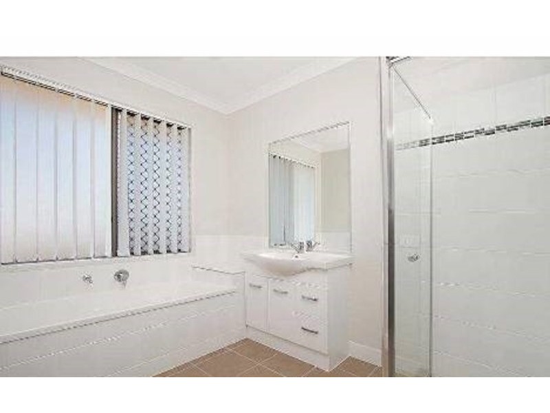 94 High Street, Blackstone QLD 4304