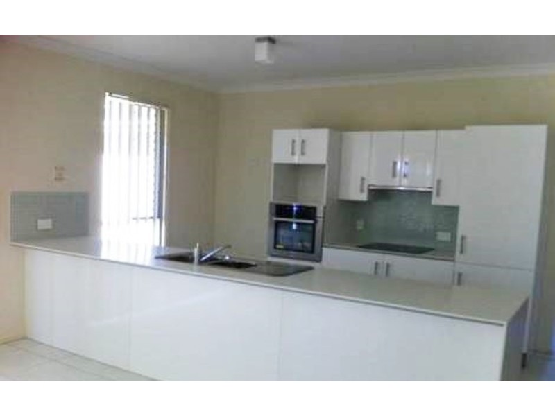 12 Iris Court, Yamanto QLD 4305