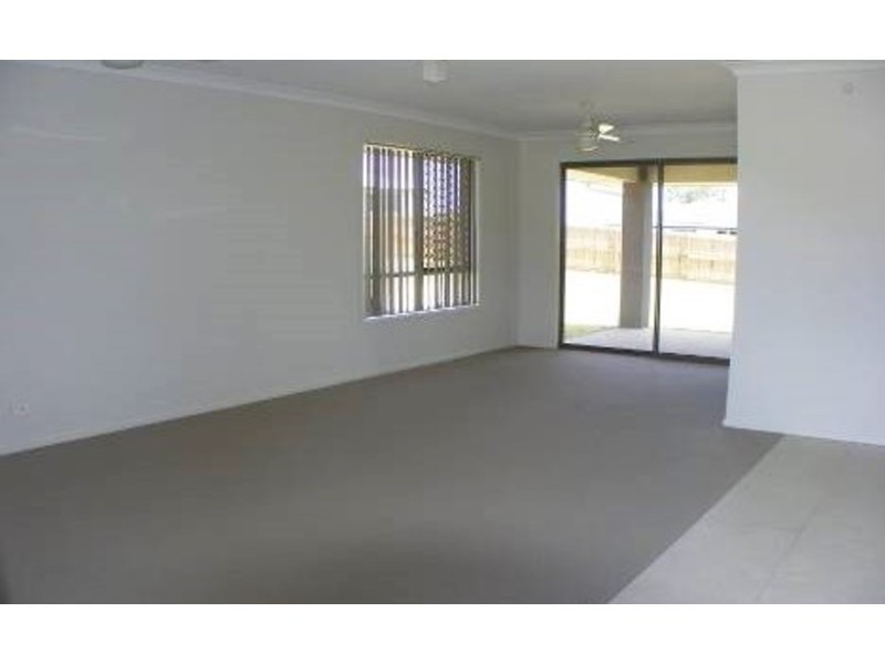 12 Iris Court, Yamanto QLD 4305
