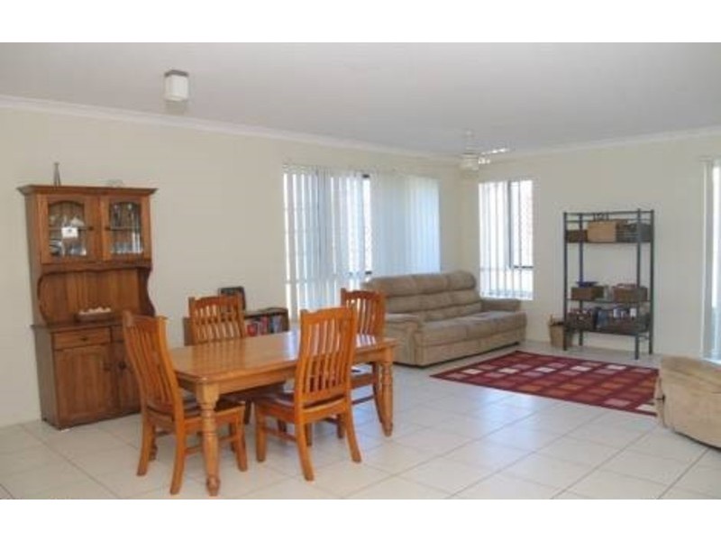 17 Iris Court, Yamanto QLD 4305
