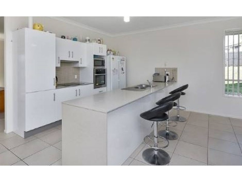 13 Iris Court, Yamanto QLD 4305