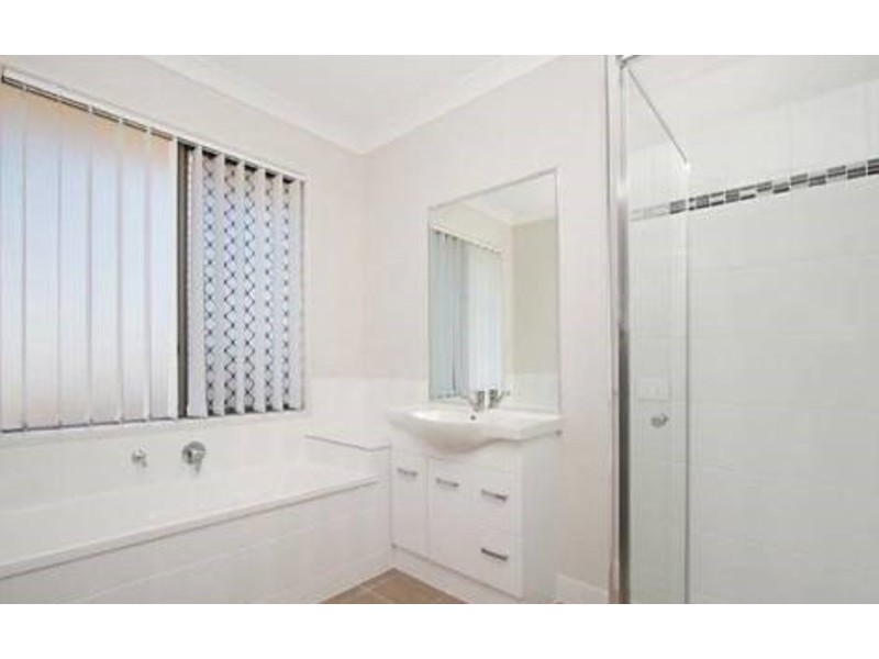 13 Iris Court, Yamanto QLD 4305