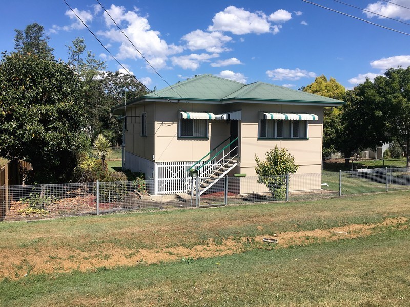 13 Pelican Street, North Ipswich QLD 4305