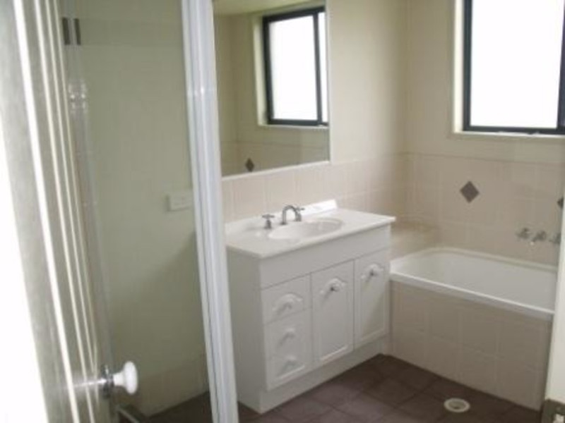 106 Glade Drive, Gaven QLD 4211