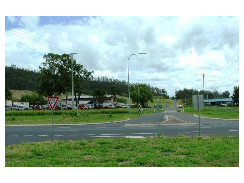 8700 Warrego Highway, Withcott QLD 4352