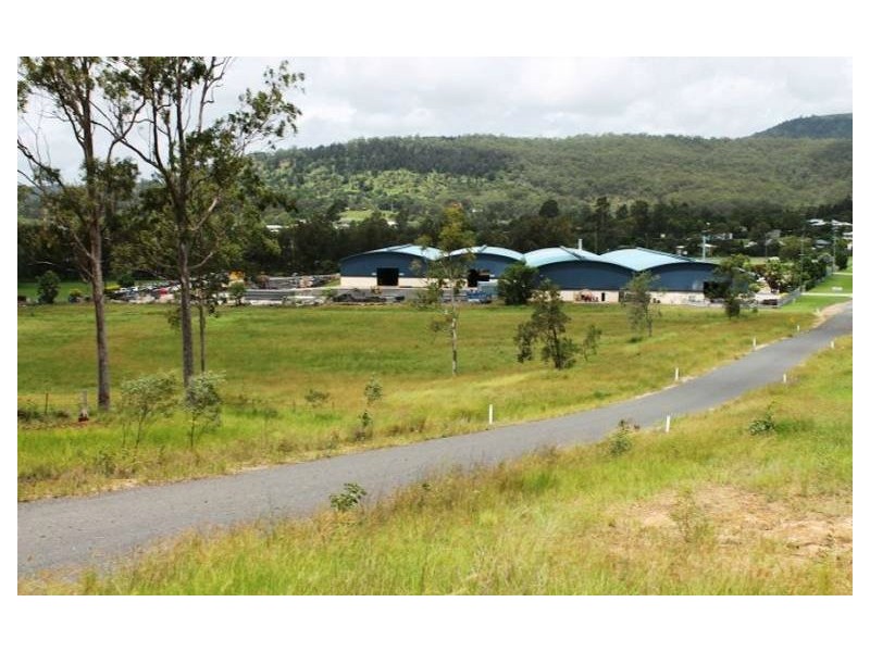 8700 Warrego Highway, Withcott QLD 4352
