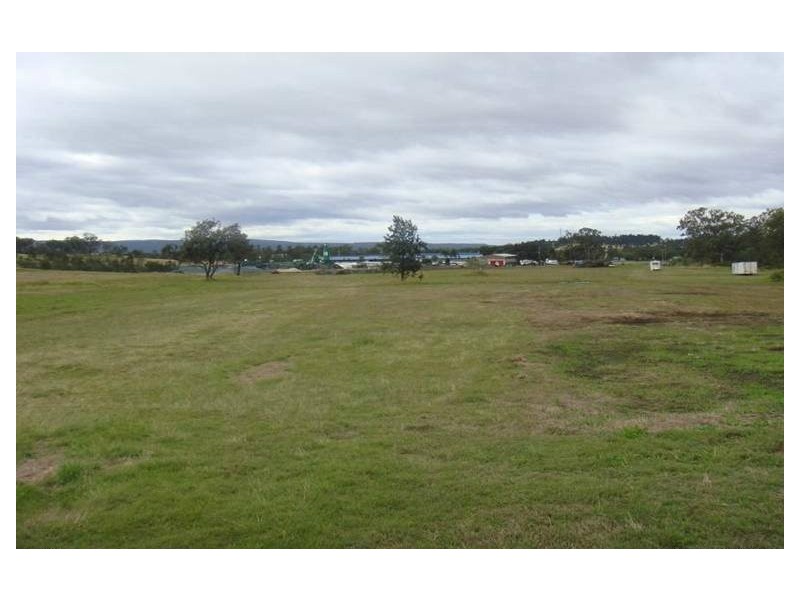 8700 Warrego Highway, Withcott QLD 4352