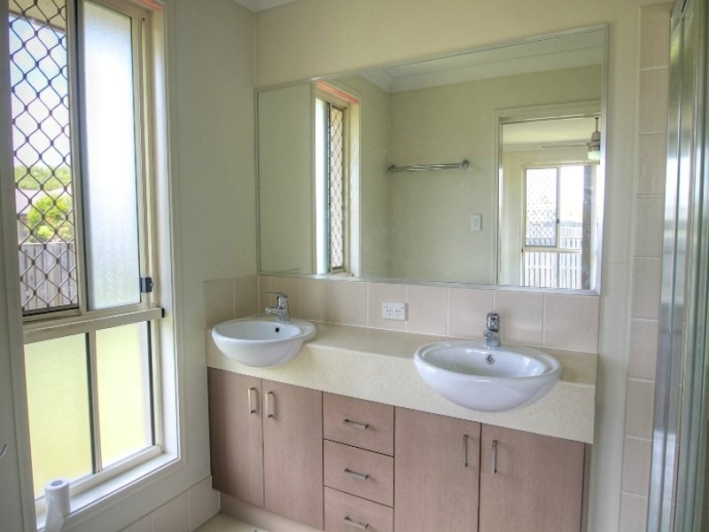 7 Ronayne Circuit, One Mile QLD 4305
