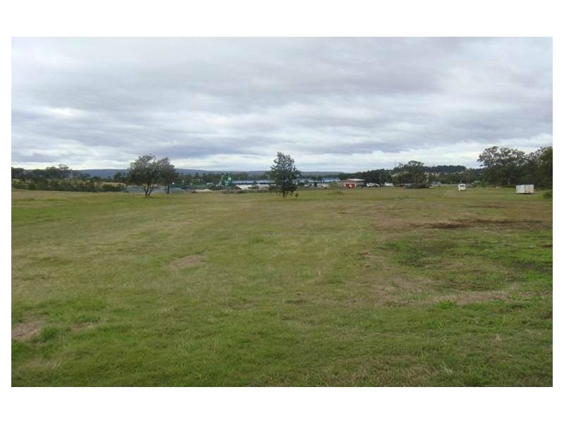 8700 Warrego Highway, Withcott QLD 4352