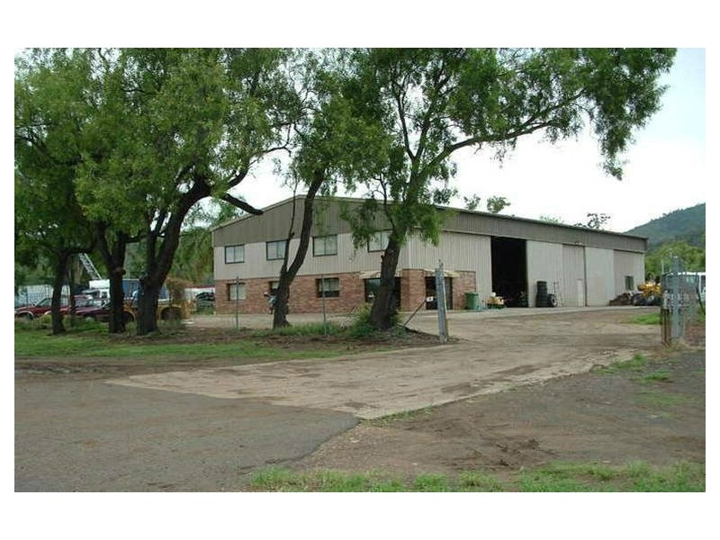 8700 Warrego Highway, Withcott QLD 4352