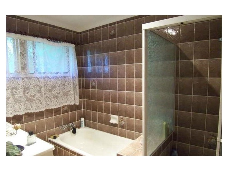 27 Taylors Road, Walloon QLD 4306