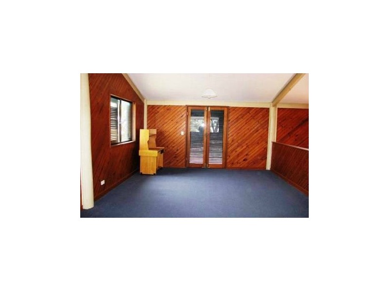 15 Rasmussen Avene, Salonika Beach QLD 4740