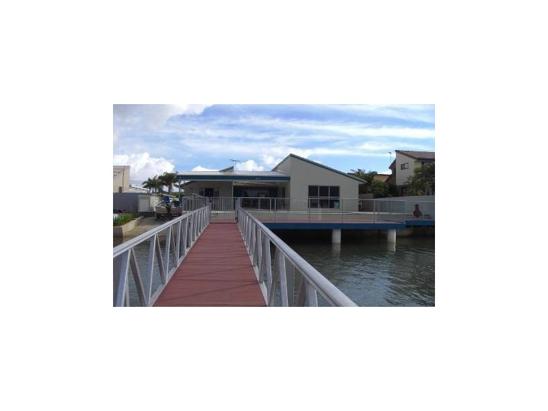 48 Southern Cross Drive, Newport QLD 4020