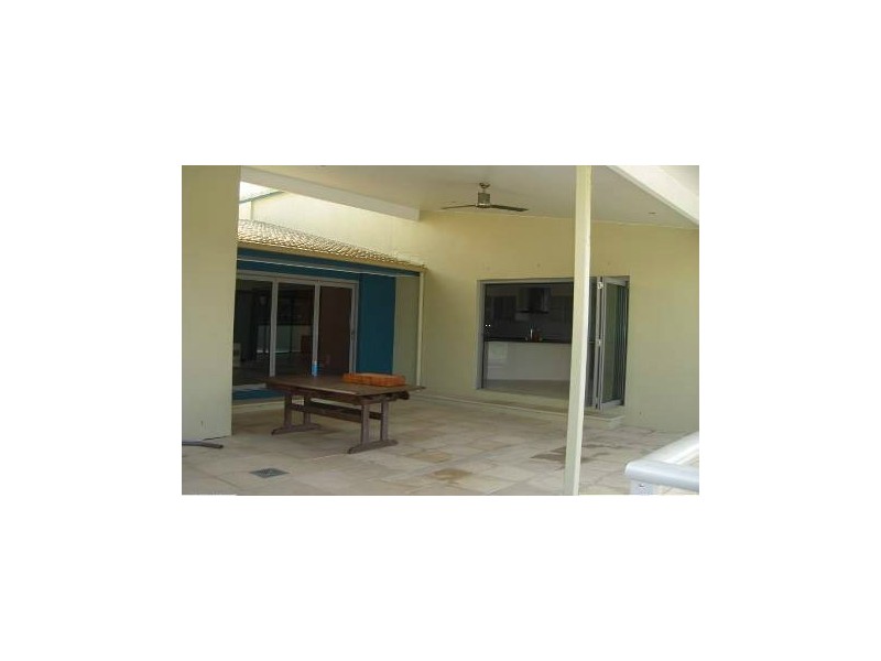 48 Southern Cross Drive, Newport QLD 4020