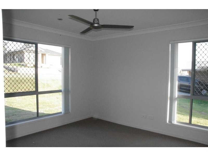 Yamanto QLD 4305