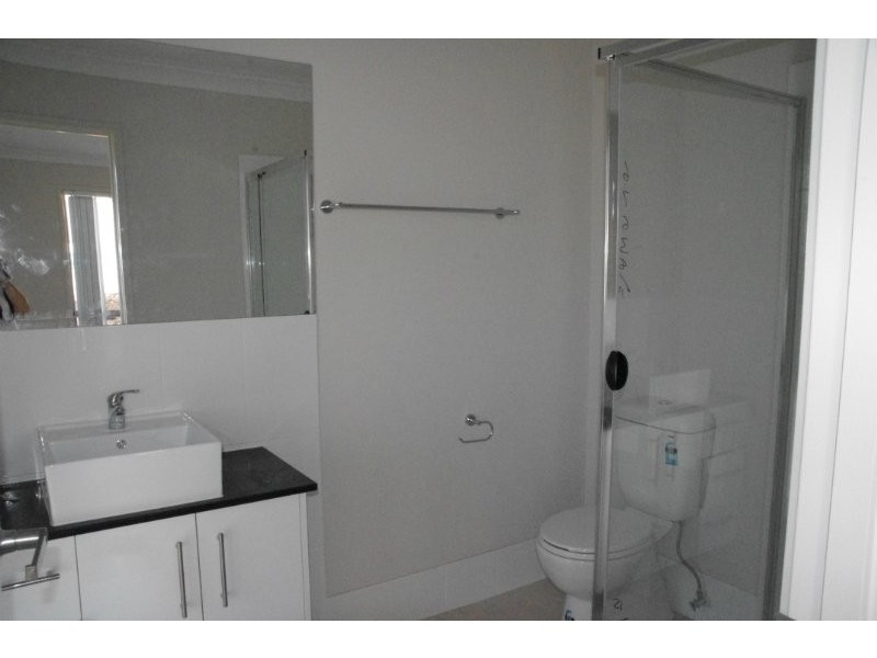 Yamanto QLD 4305