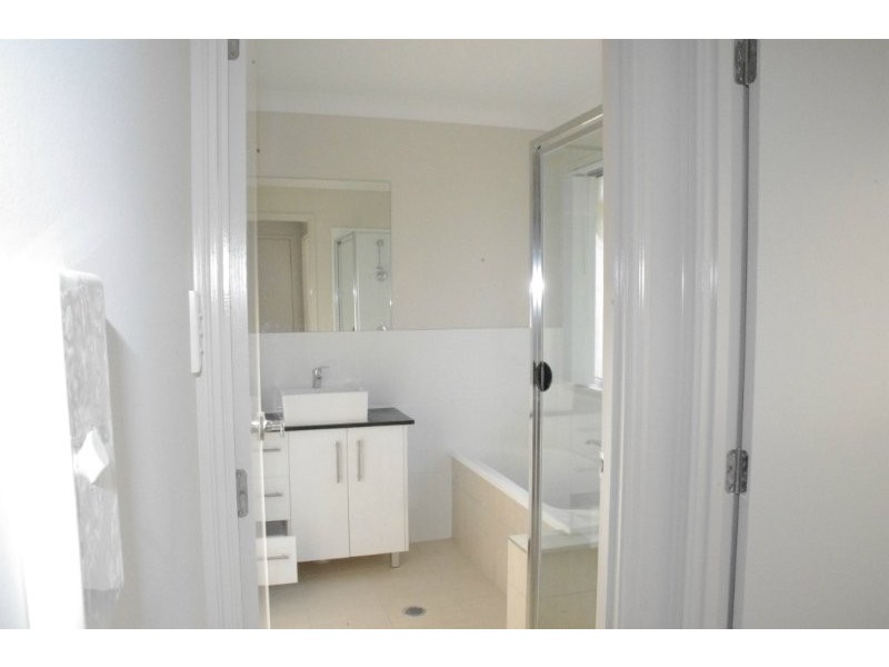 Yamanto QLD 4305