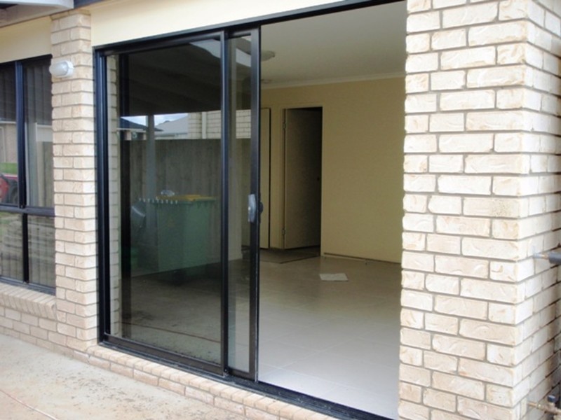 2/3 Rainbird Ctt, Kallangur QLD 4503