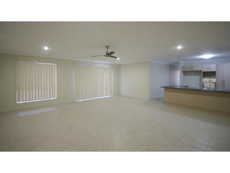 1/16 Rainbird Circuit, Kallangur QLD 4503