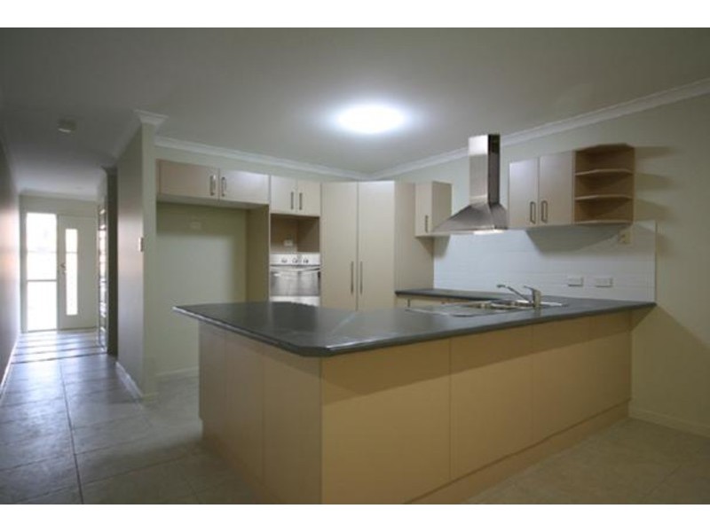 1/16 Rainbird Circuit, Kallangur QLD 4503