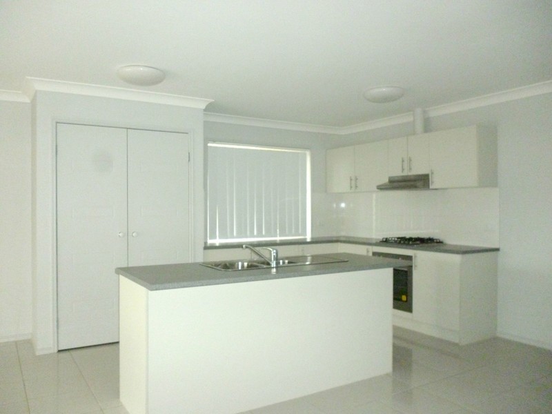 7 Ravenbourne Street, Fitzgibbon QLD 4018