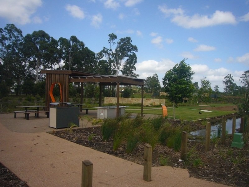 12 Ravenbourne Street, Fitzgibbon QLD 4018