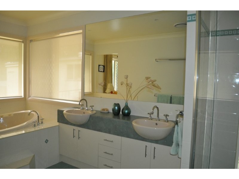 Warner QLD 4500
