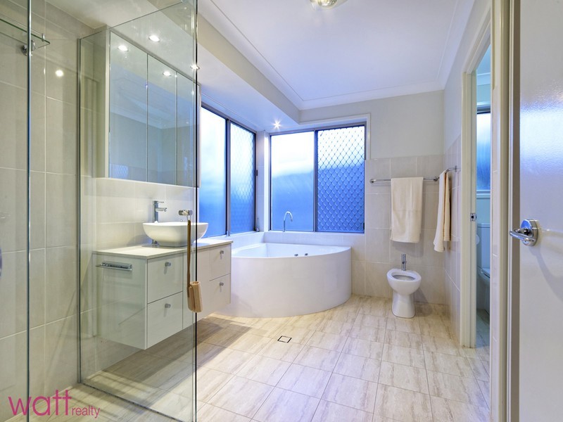 8 Picasso Crescent, Carseldine QLD 4034