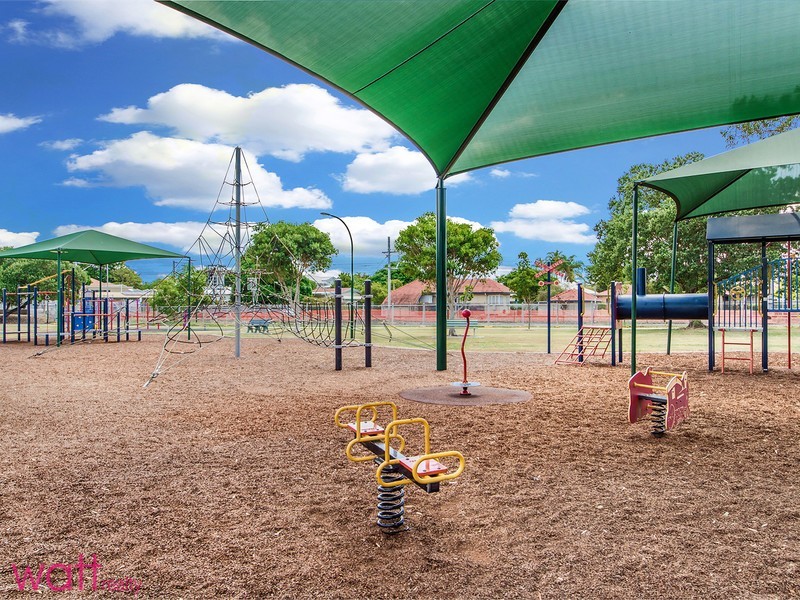 2/319 St Vincents Road, Banyo QLD 4014