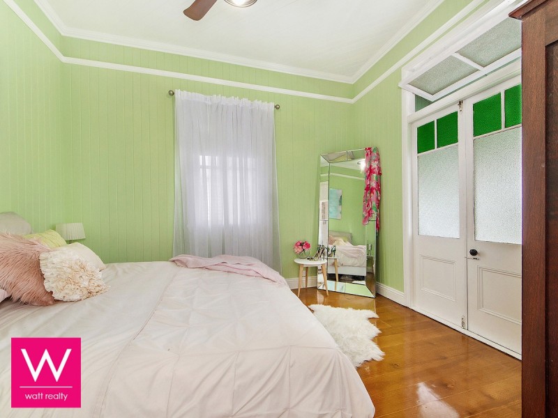 79 Palm Avenue, Shorncliffe QLD 4017