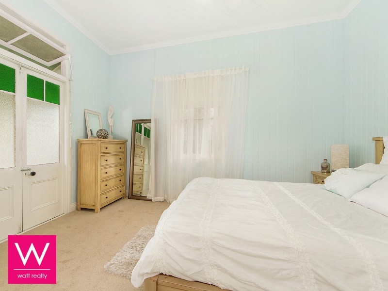 79 Palm Avenue, Shorncliffe QLD 4017