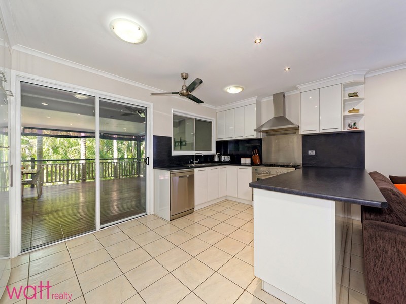 40 Folkstone Avenue, Albany Creek QLD 4035