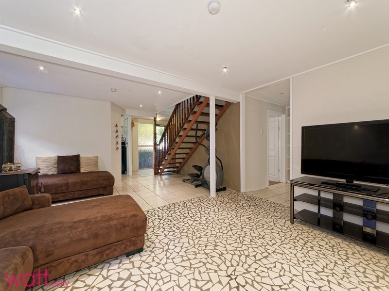 40 Folkstone Avenue, Albany Creek QLD 4035