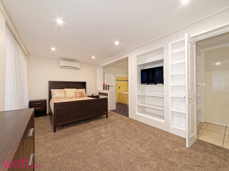 40 Folkstone Avenue, Albany Creek QLD 4035