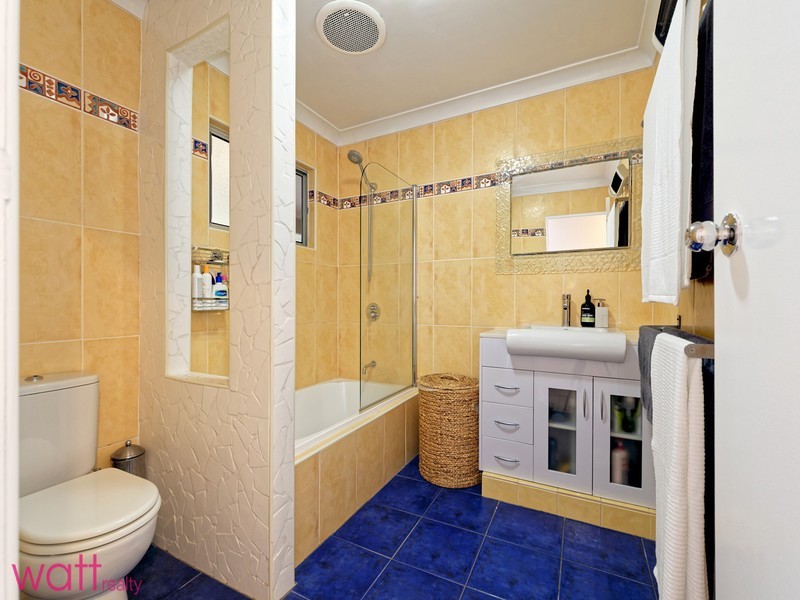 40 Folkstone Avenue, Albany Creek QLD 4035