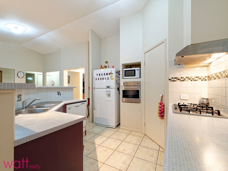 8 Manor Street, Taigum QLD 4018