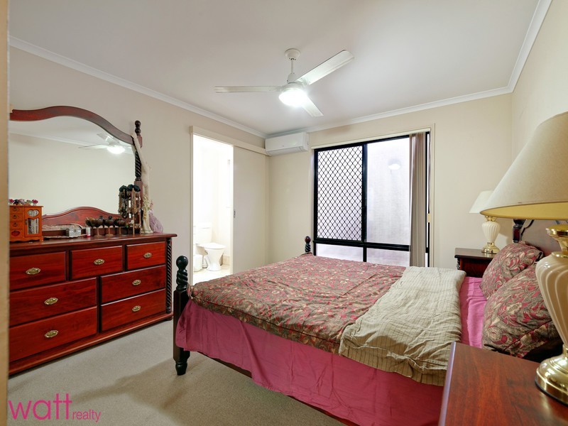 8 Manor Street, Taigum QLD 4018