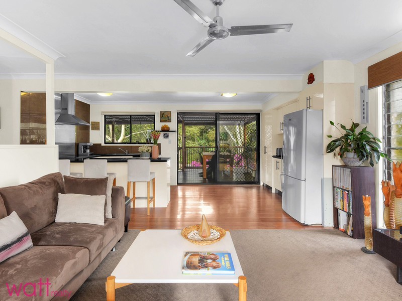22 Folkstone Avenue, Albany Creek QLD 4035