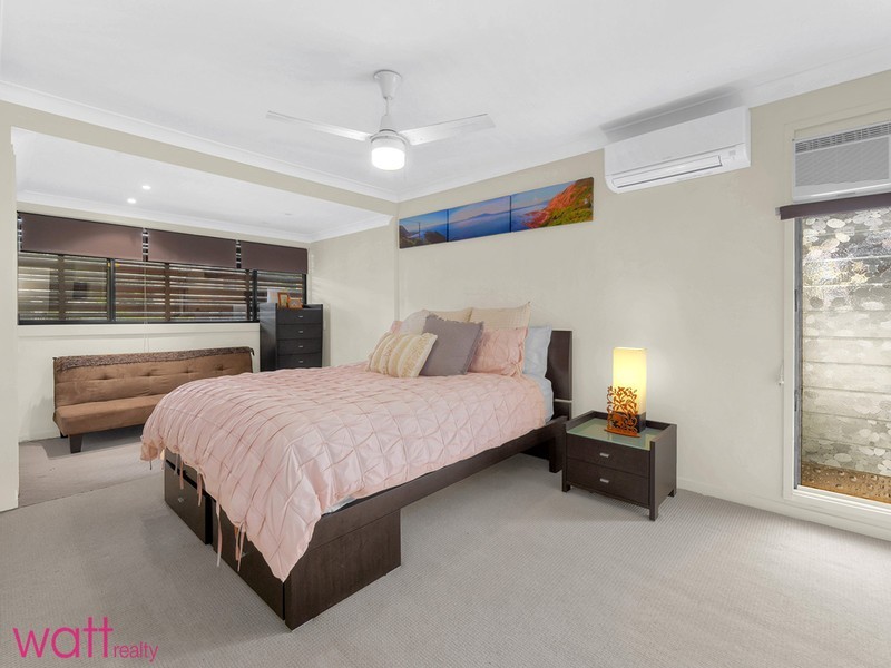22 Folkstone Avenue, Albany Creek QLD 4035