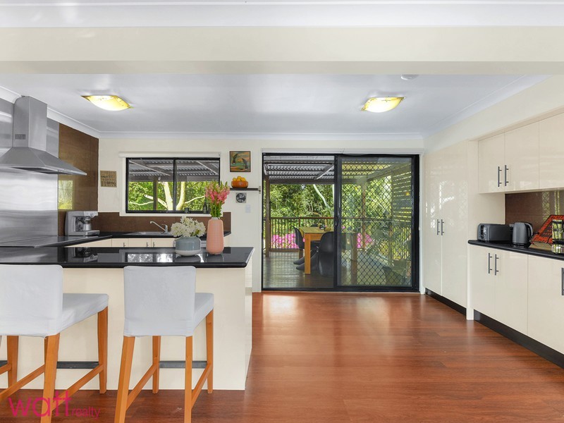 22 Folkstone Avenue, Albany Creek QLD 4035