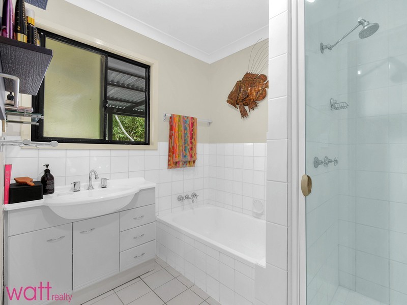 22 Folkstone Avenue, Albany Creek QLD 4035