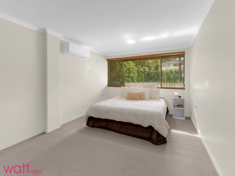 22 Folkstone Avenue, Albany Creek QLD 4035