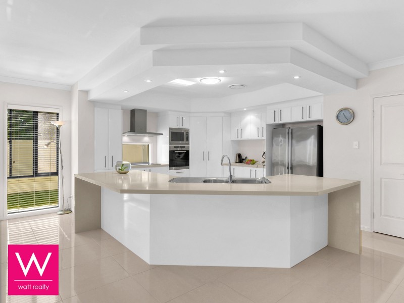 11 Leo Place, Bridgeman Downs QLD 4035