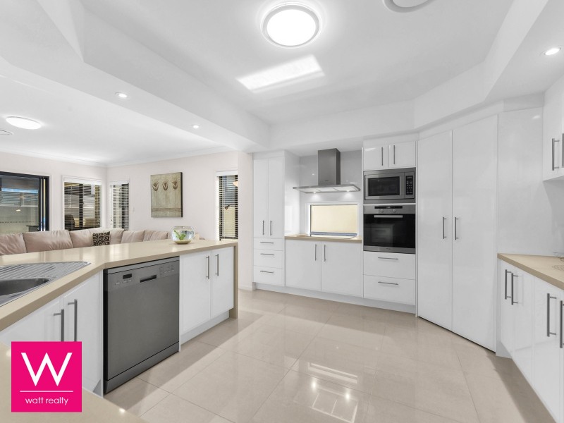 11 Leo Place, Bridgeman Downs QLD 4035